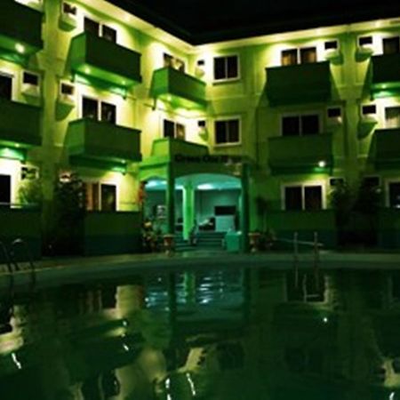 Green One Hotel Мактан Екстериор снимка