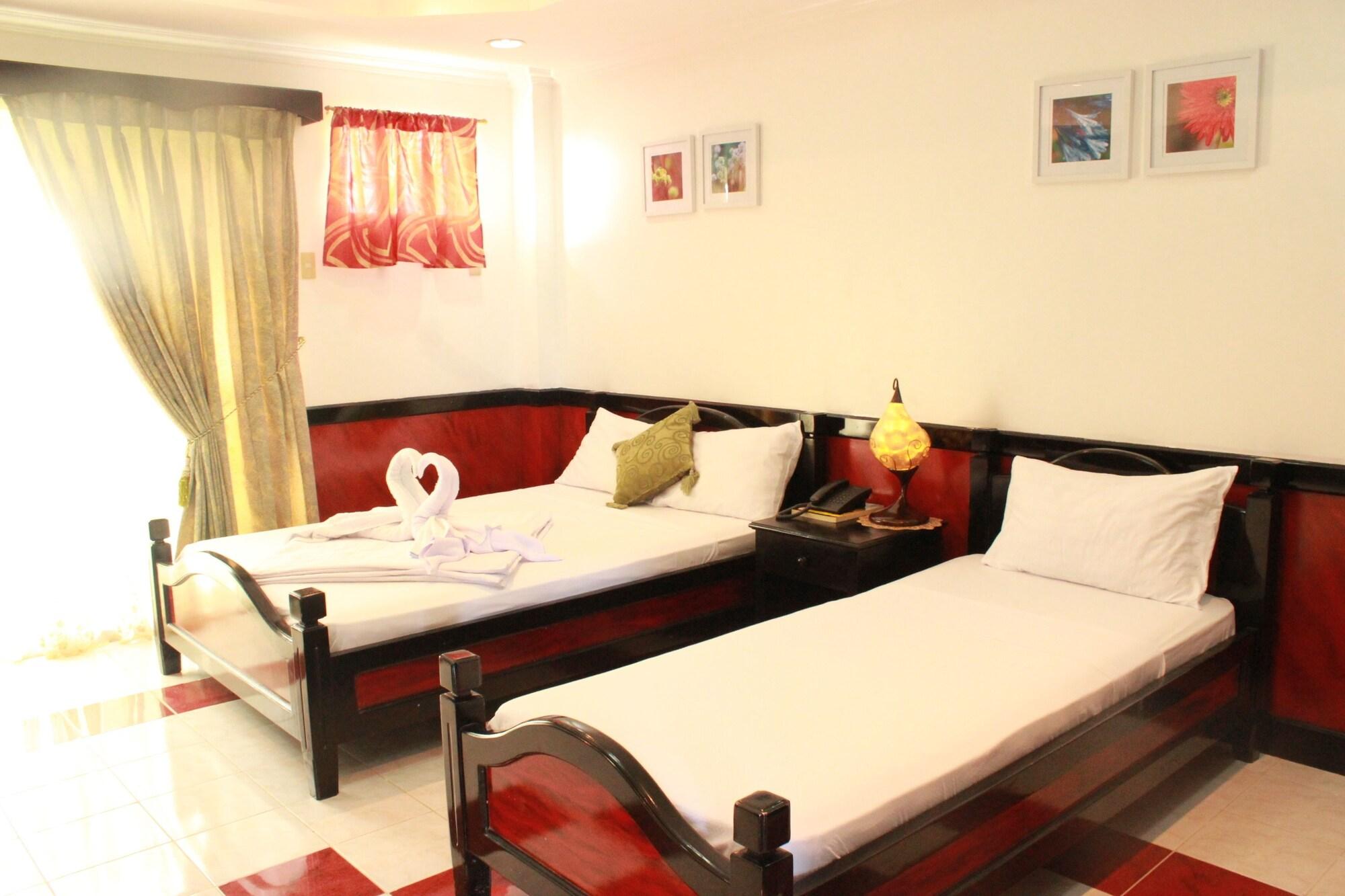 Green One Hotel Мактан Екстериор снимка