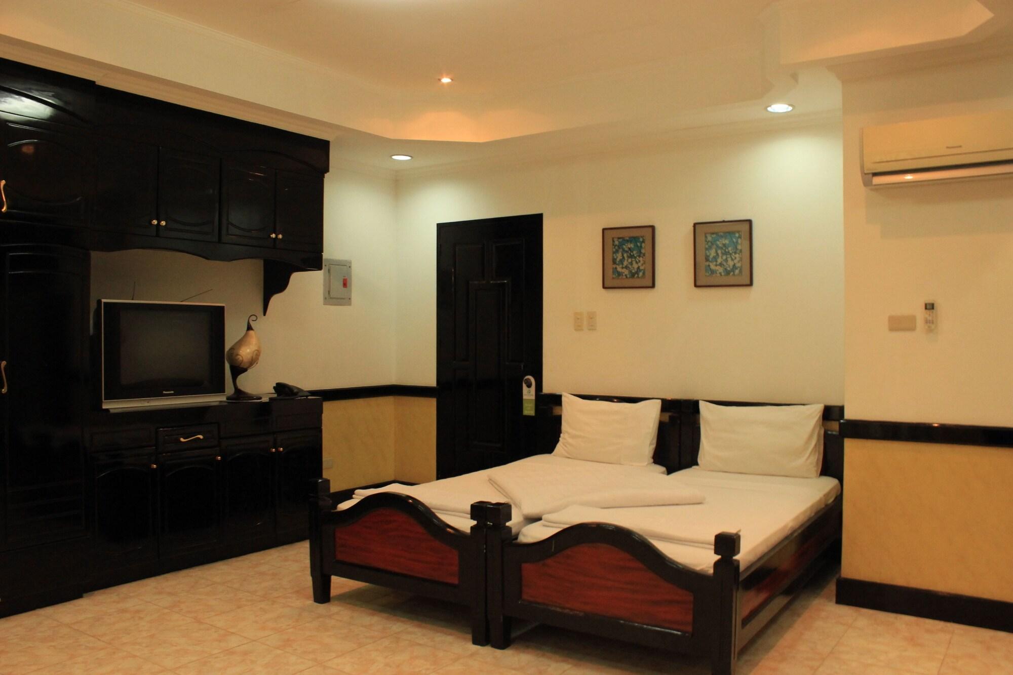 Green One Hotel Мактан Екстериор снимка