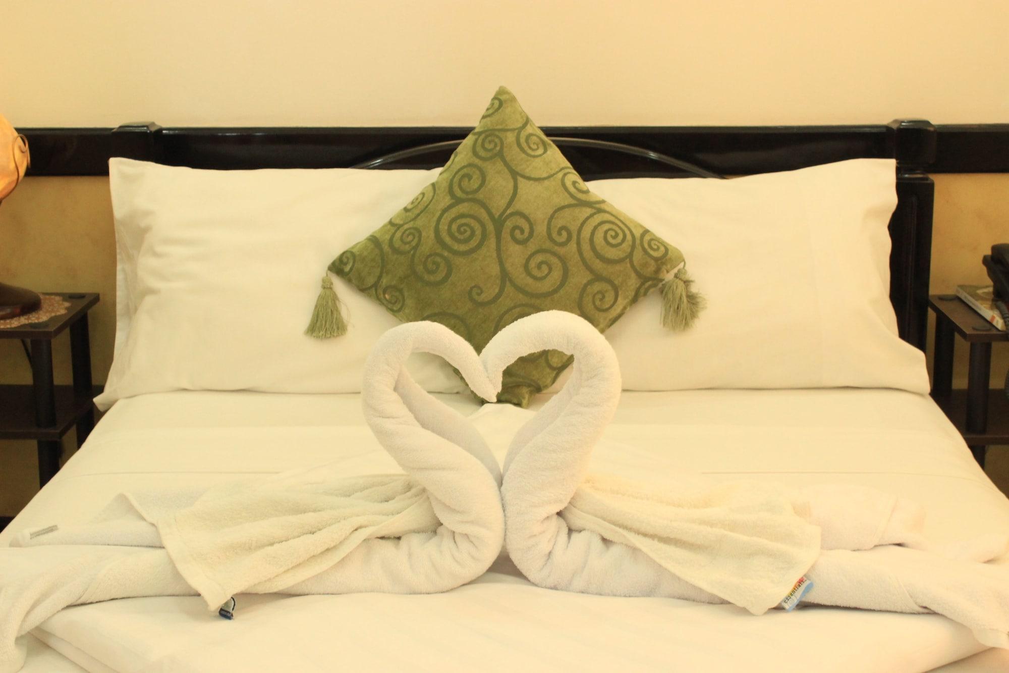 Green One Hotel Мактан Екстериор снимка