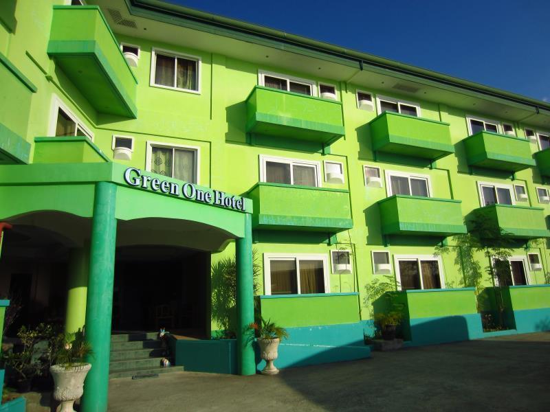 Green One Hotel Мактан Екстериор снимка