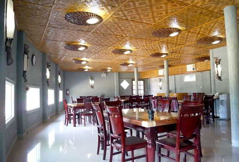 Green One Hotel Мактан Екстериор снимка