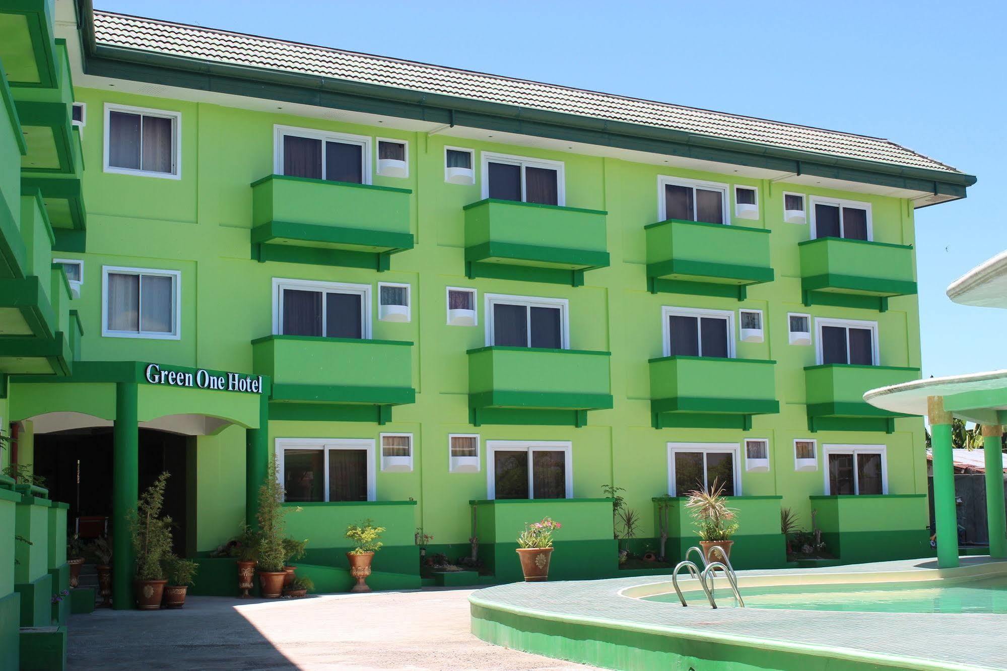 Green One Hotel Мактан Екстериор снимка
