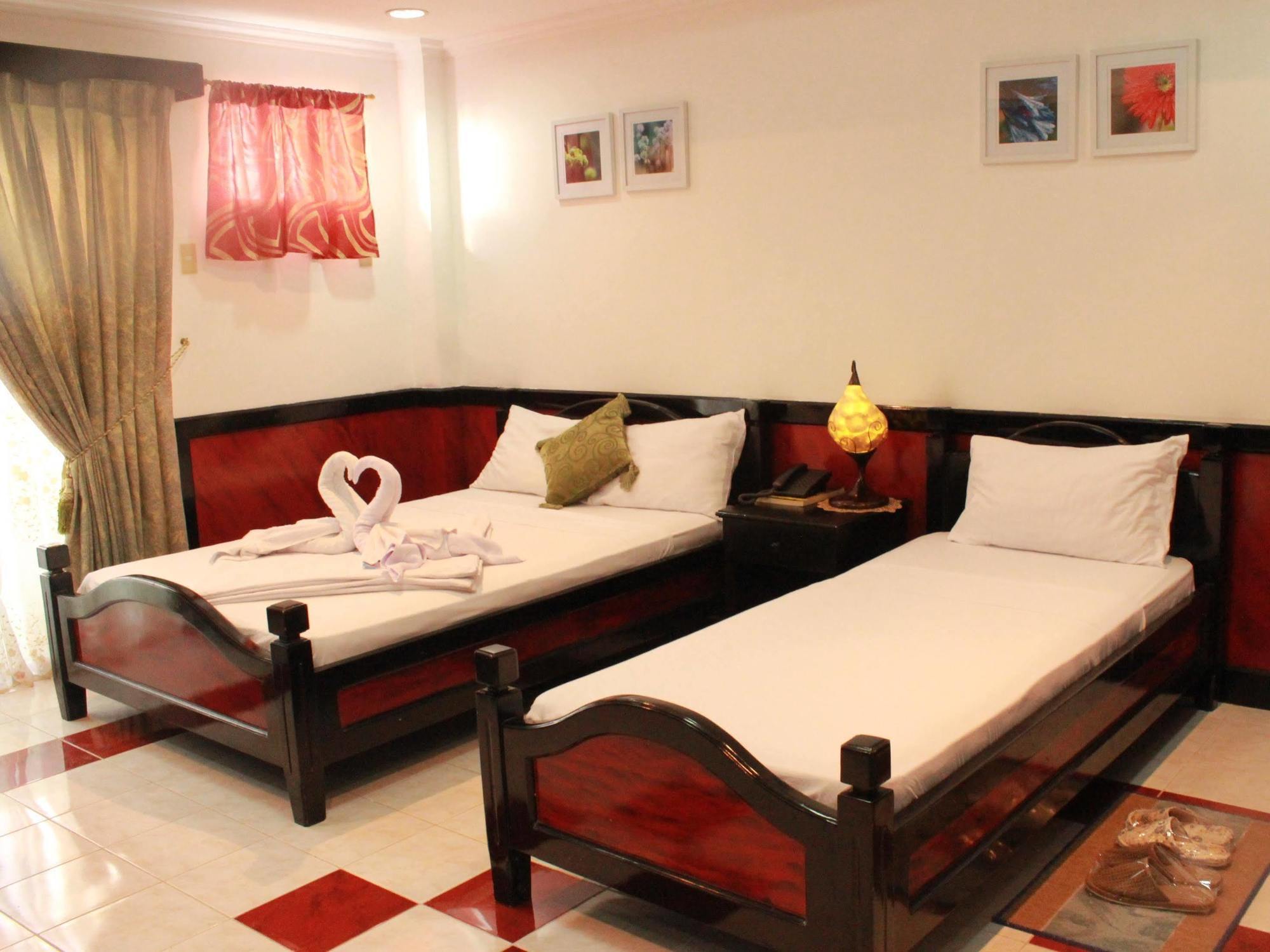 Green One Hotel Мактан Екстериор снимка